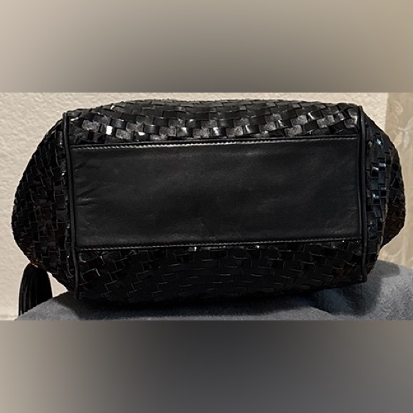 Elegant Black Woven Shoulder bag with Gold Color Accents - Picture 7 of 12